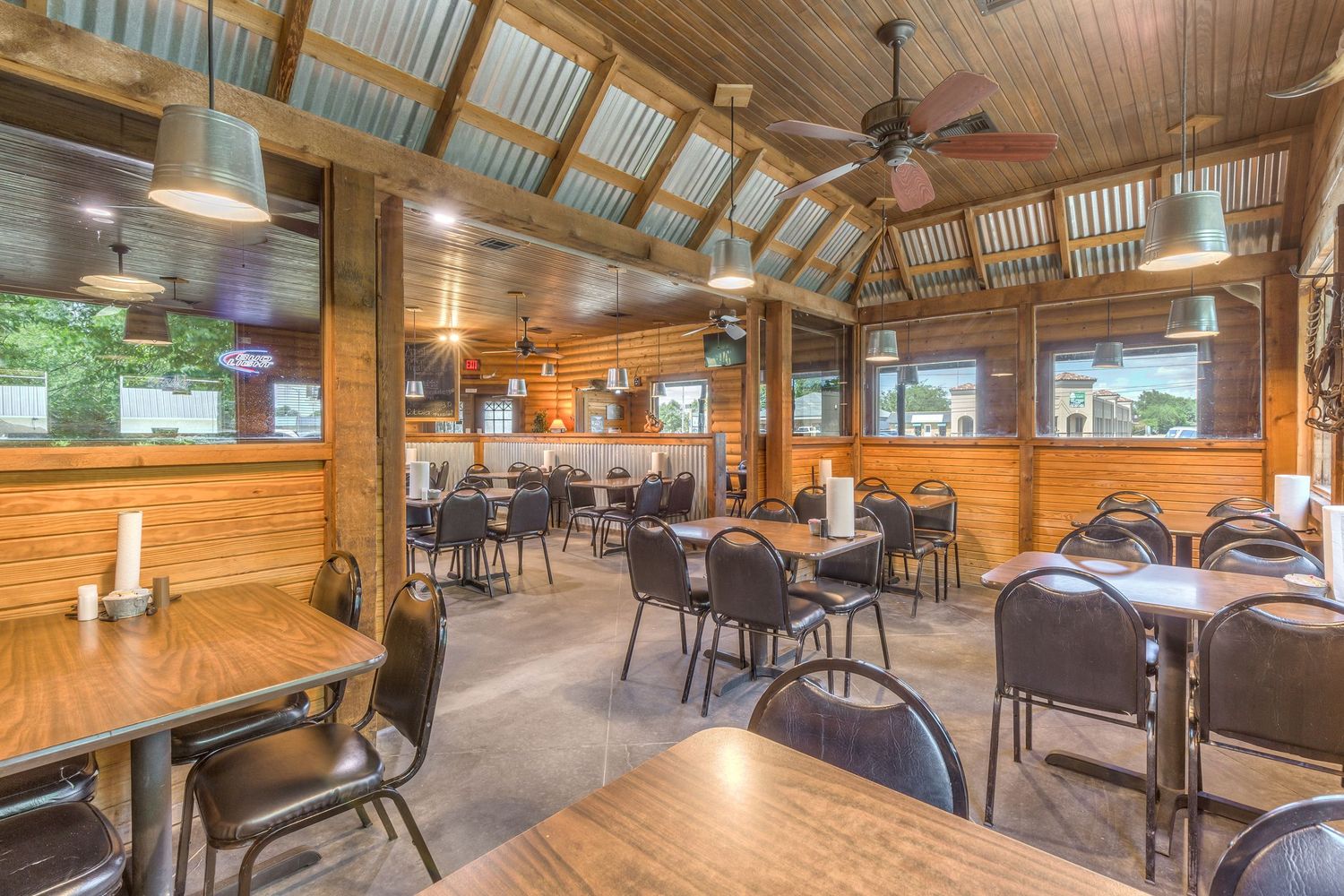 Runts BBQ: 1105 W Cherokee St, Wagoner, OK 74467